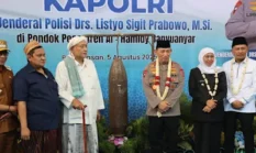 Kapolri Bersilaturahmi ke Ponpes Al-Hamidy Banyuanyar, Tekankan Pentingnya Sinergi Polri dan Ulama
