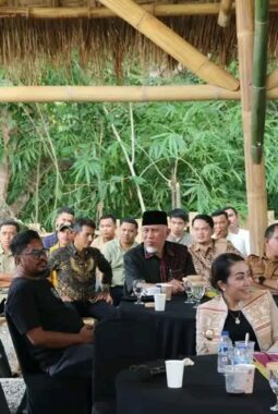 Gubernur NTT Dorong Bambu Jadi Pilar Ekonomi Restoratif di Labuan Bajo