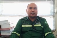 Kepala Teknik Tambang (KTT) PT Manoor Bulatn Lestari, Wesly Siregar, menyampaikan klarifikasi resmi terkait kronologi awal kecelakaan kerja serta langkah penanganan yang dilakukan perusahaan, Minggu (29/3/2026). Reporter: Rb